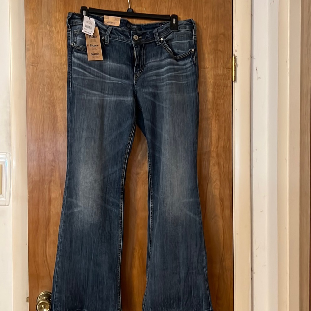 Silver Jeans, Aiko fit